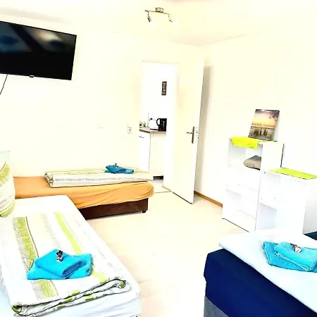 #World Monteur Apartment בית נופש *